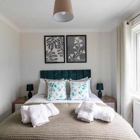Spacious Sea View 2 Bedroom Sleeps 6-Free Parking Bournemouth Luaran gambar