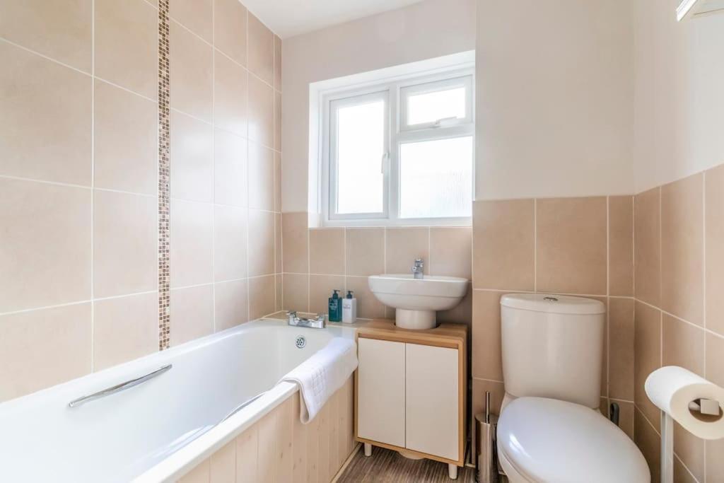 Spacious Sea View 2 Bedroom Sleeps 6-Free Parking Bournemouth Luaran gambar