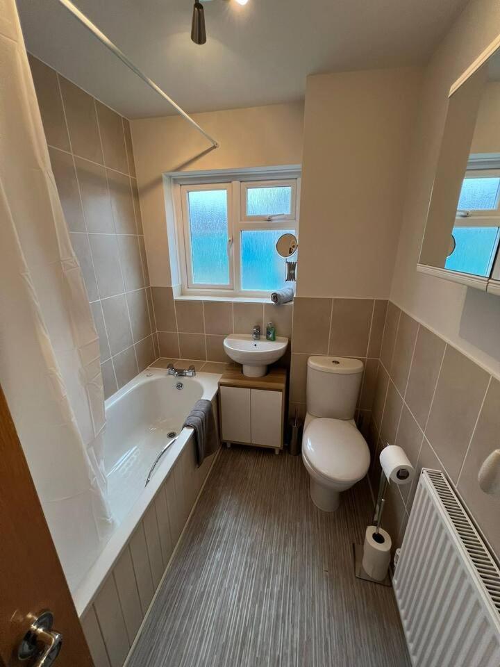 Spacious Sea View 2 Bedroom Sleeps 6-Free Parking Bournemouth Luaran gambar